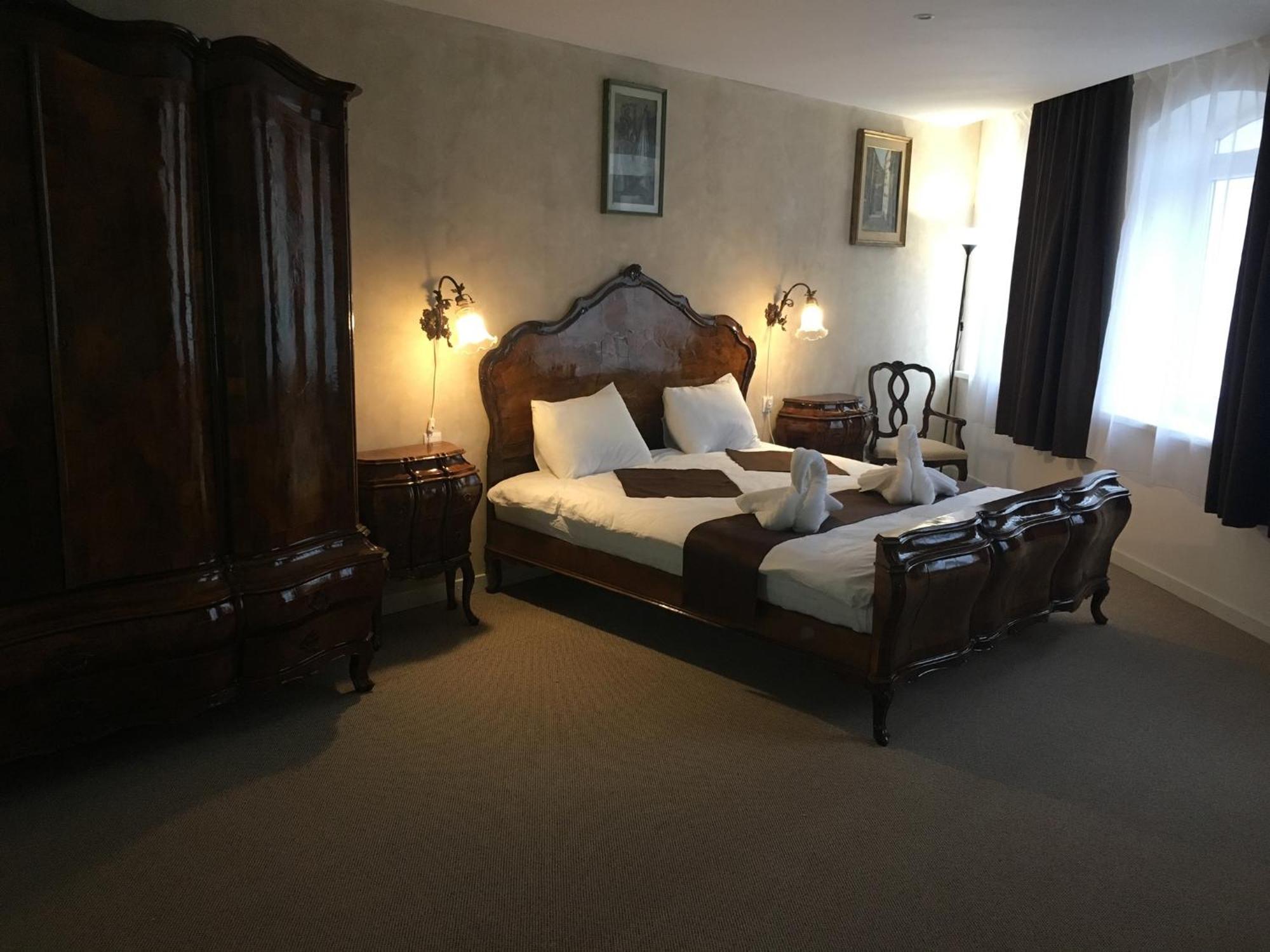 Csiki Hotel Миеркуря Чук Екстериор снимка