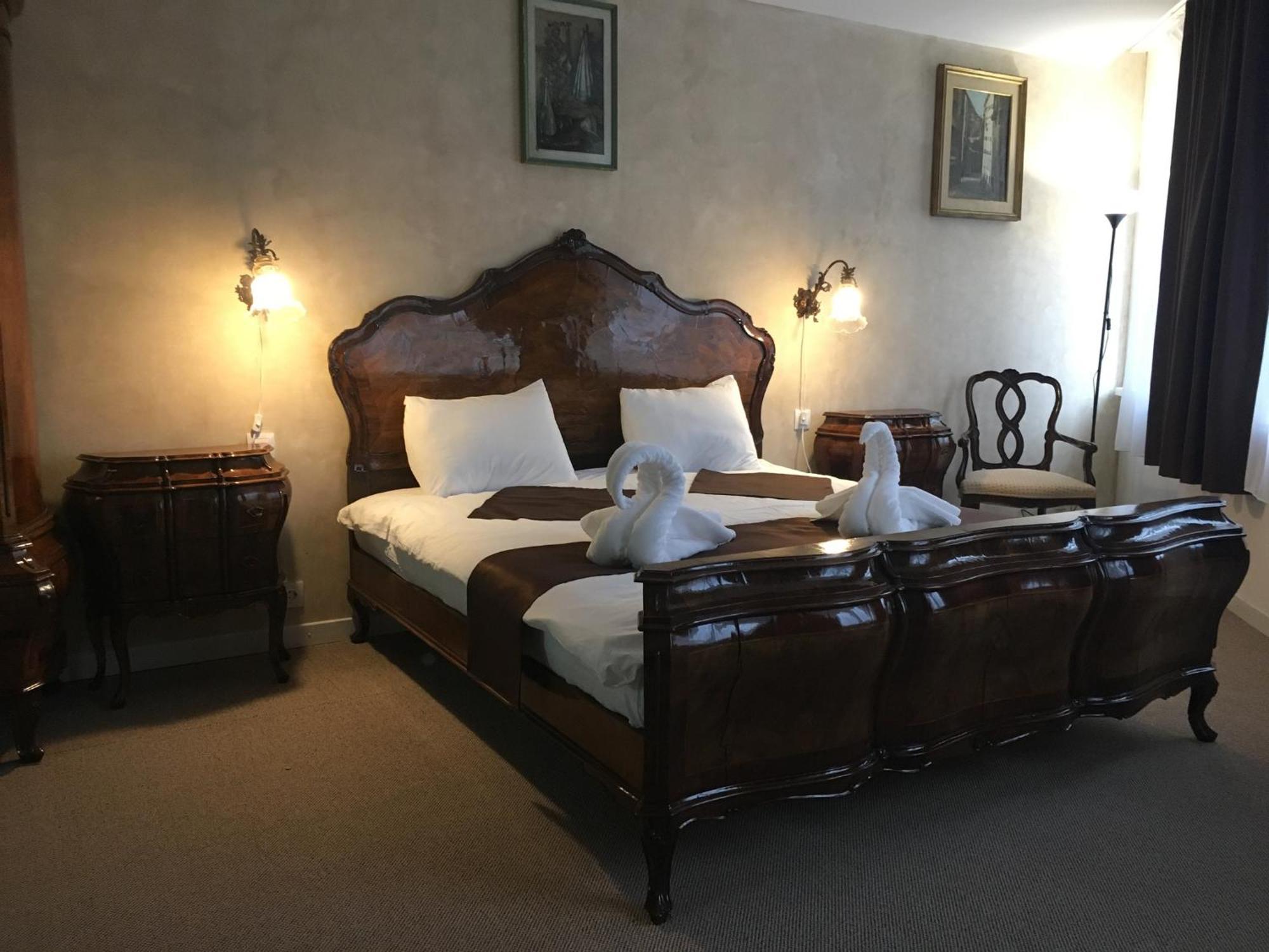 Csiki Hotel Миеркуря Чук Екстериор снимка