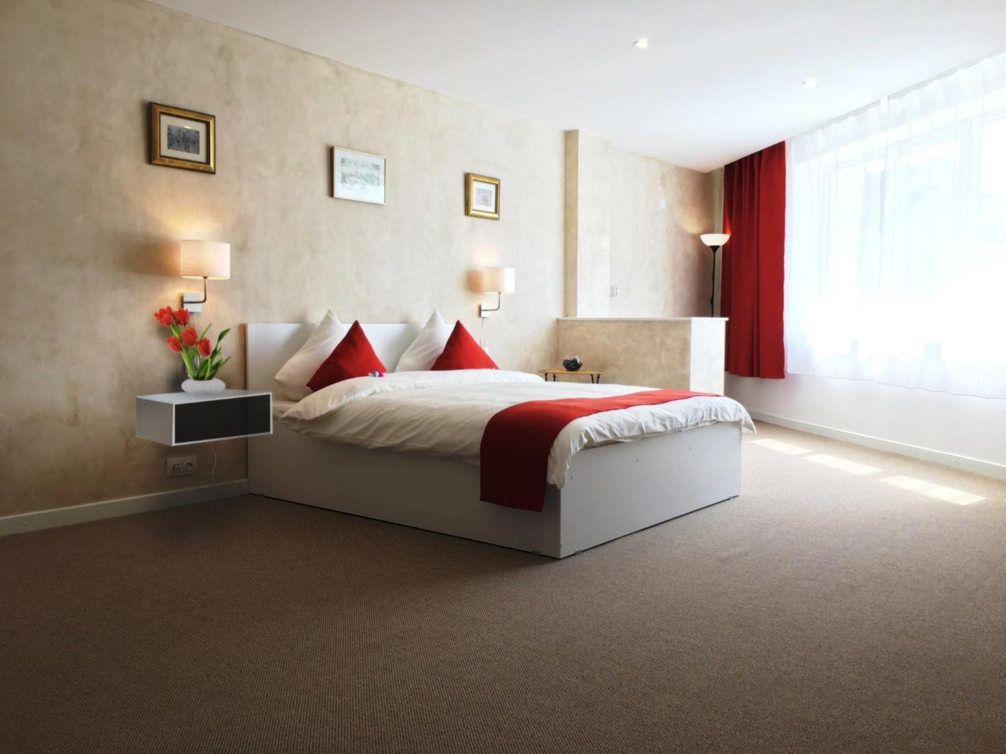 Csiki Hotel Миеркуря Чук Екстериор снимка
