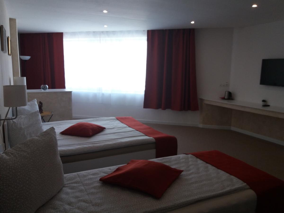 Csiki Hotel Миеркуря Чук Екстериор снимка